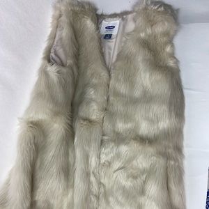 Faux fur vest used once